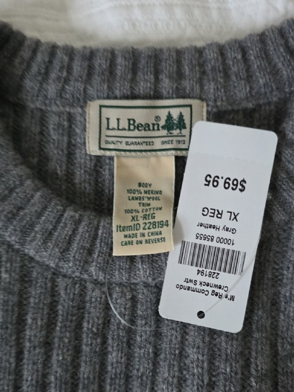 L.L. Bean Men's Gray Ribbed Wool Crewneck with Black Shoulder Patches - Picture 4 of 4